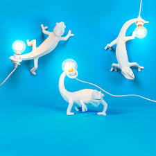Chameleon Lamp Going Down USB