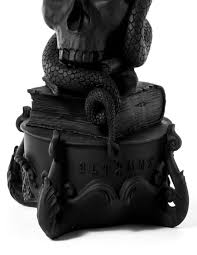 Giant Burlesque Skull Black