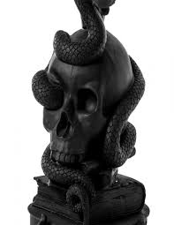 Giant Burlesque Skull Black