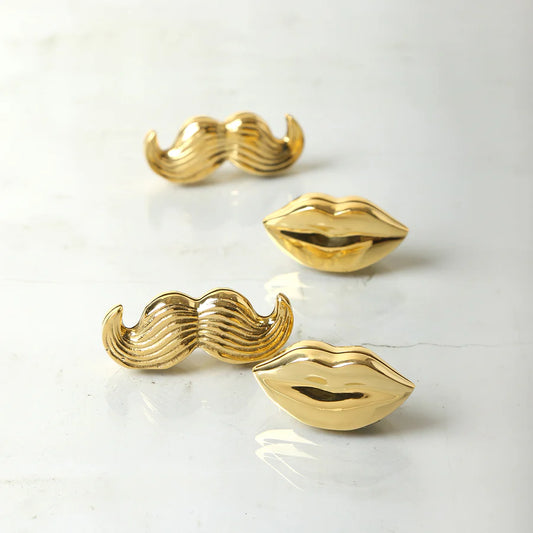 MR. & MRS. MUSE PLACE CARD HOLDER SET